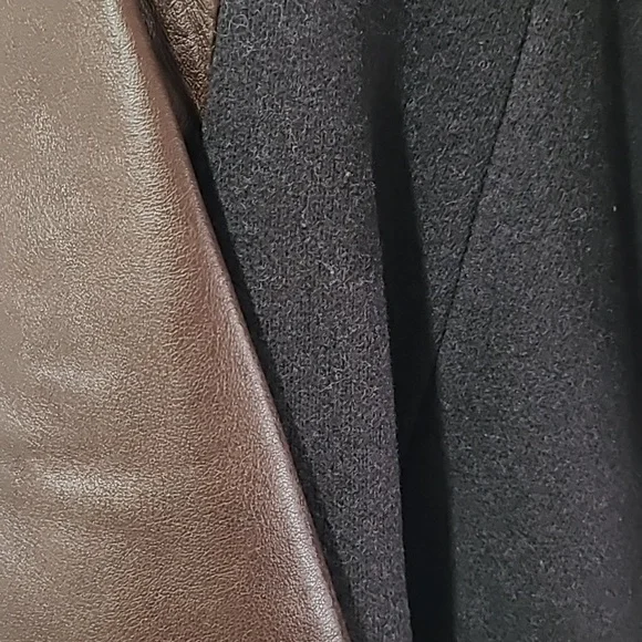 Danier spring/fall 3/4 jacket - Picture 3 of 6